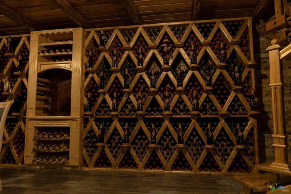 Hotel Guglux &Wine Cellar Телави Экстерьер фото