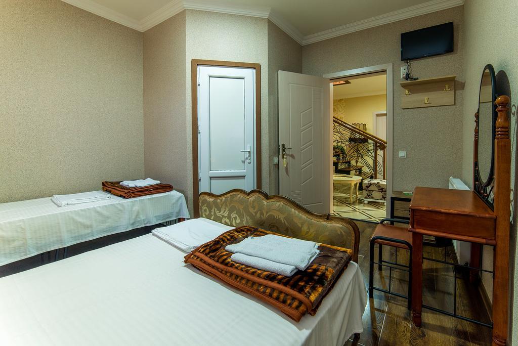 Hotel Guglux &Wine Cellar Телави Экстерьер фото