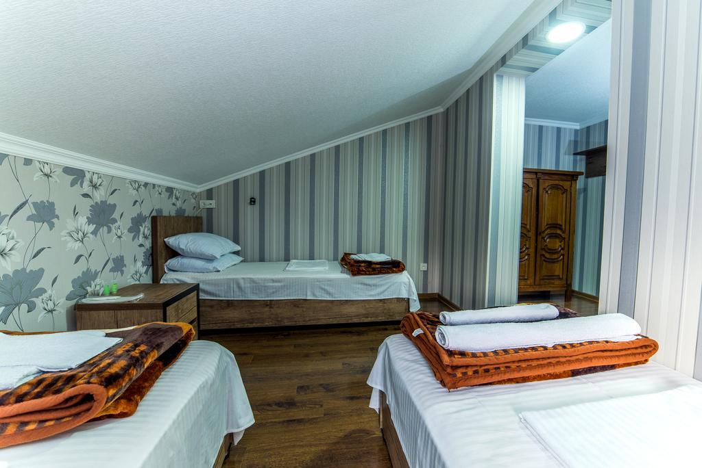 Hotel Guglux &Wine Cellar Телави Экстерьер фото