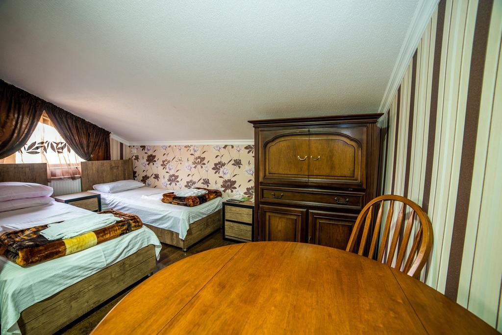 Hotel Guglux &Wine Cellar Телави Экстерьер фото