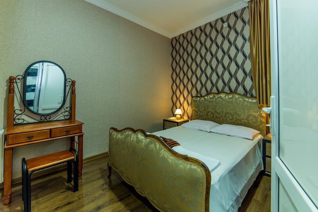 Hotel Guglux &Wine Cellar Телави Экстерьер фото